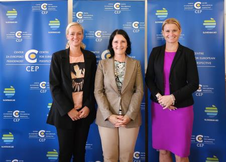 Nina Čepon, izvršna direktorica CEP-a, Jelka Klemenc, vodja projekta, mag. Renata Kosec, županja Občine Domžale 